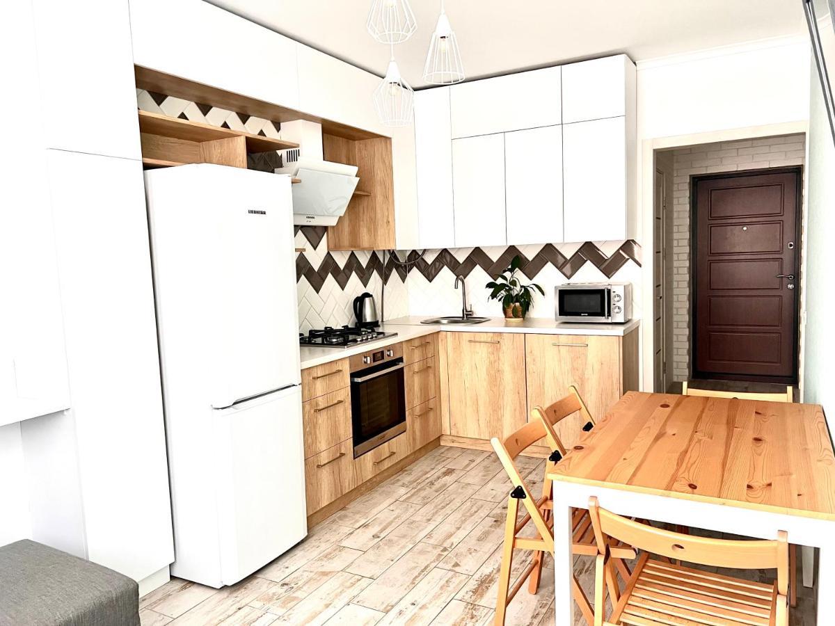 Osapart Cozy Apartment In A Complex Semycvit 리비프 외부 사진