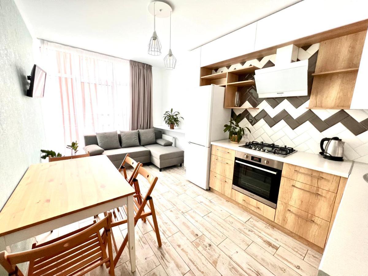 Osapart Cozy Apartment In A Complex Semycvit 리비프 외부 사진