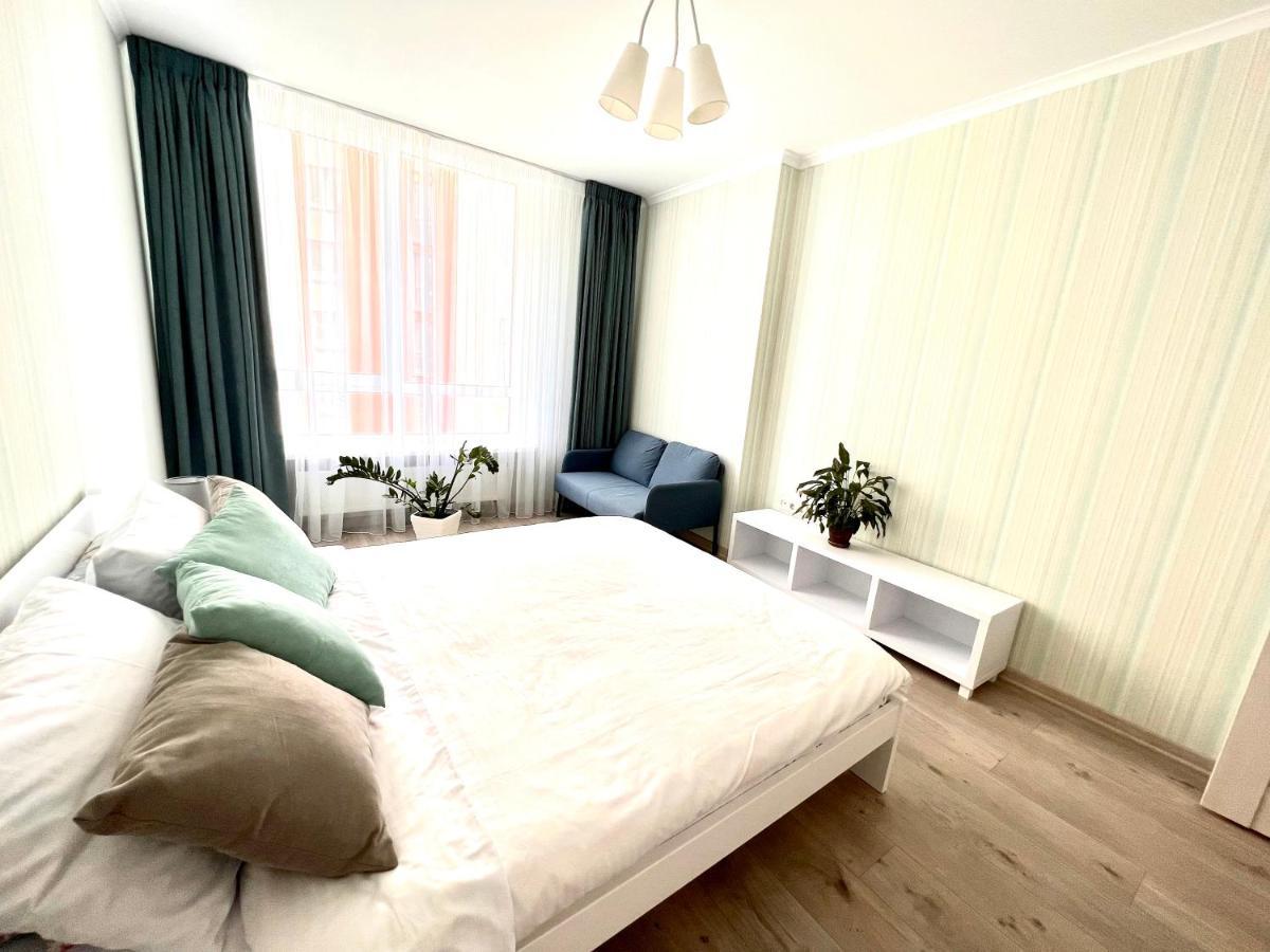 Osapart Cozy Apartment In A Complex Semycvit 리비프 외부 사진