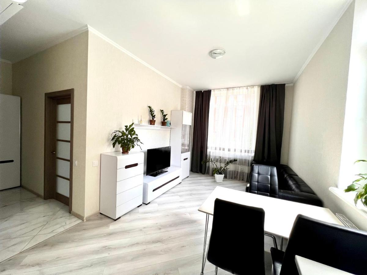 Osapart Cozy Apartment In A Complex Semycvit 리비프 외부 사진