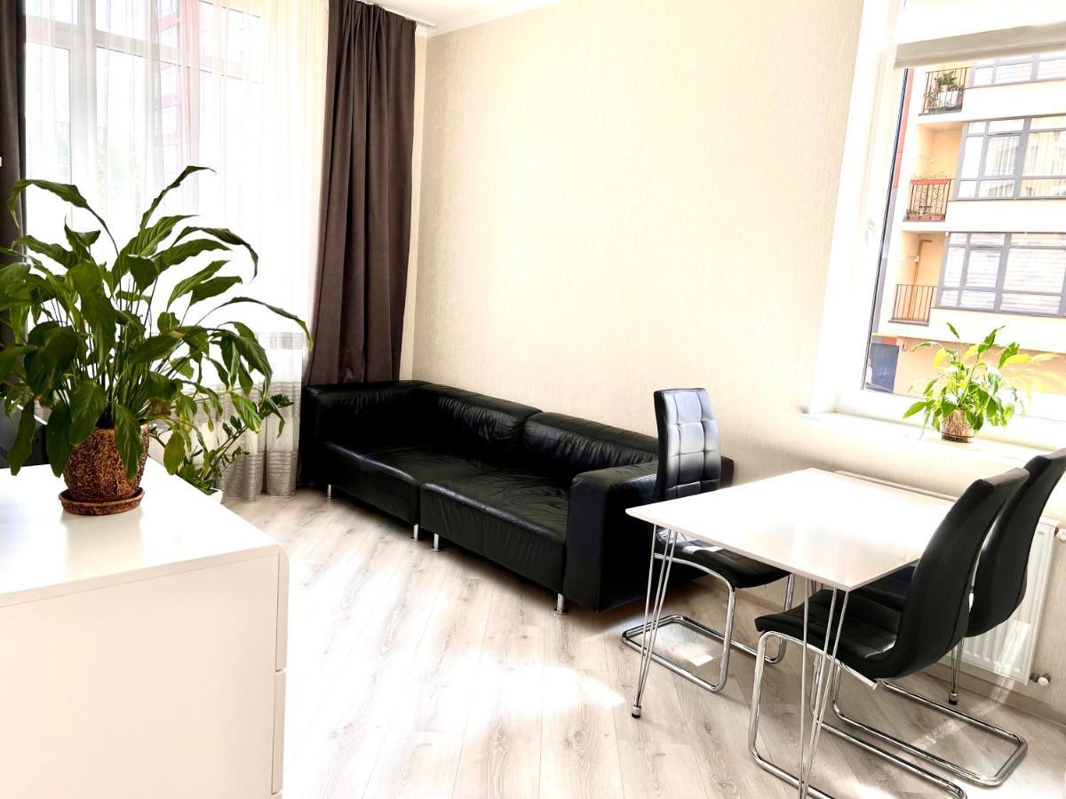 Osapart Cozy Apartment In A Complex Semycvit 리비프 외부 사진
