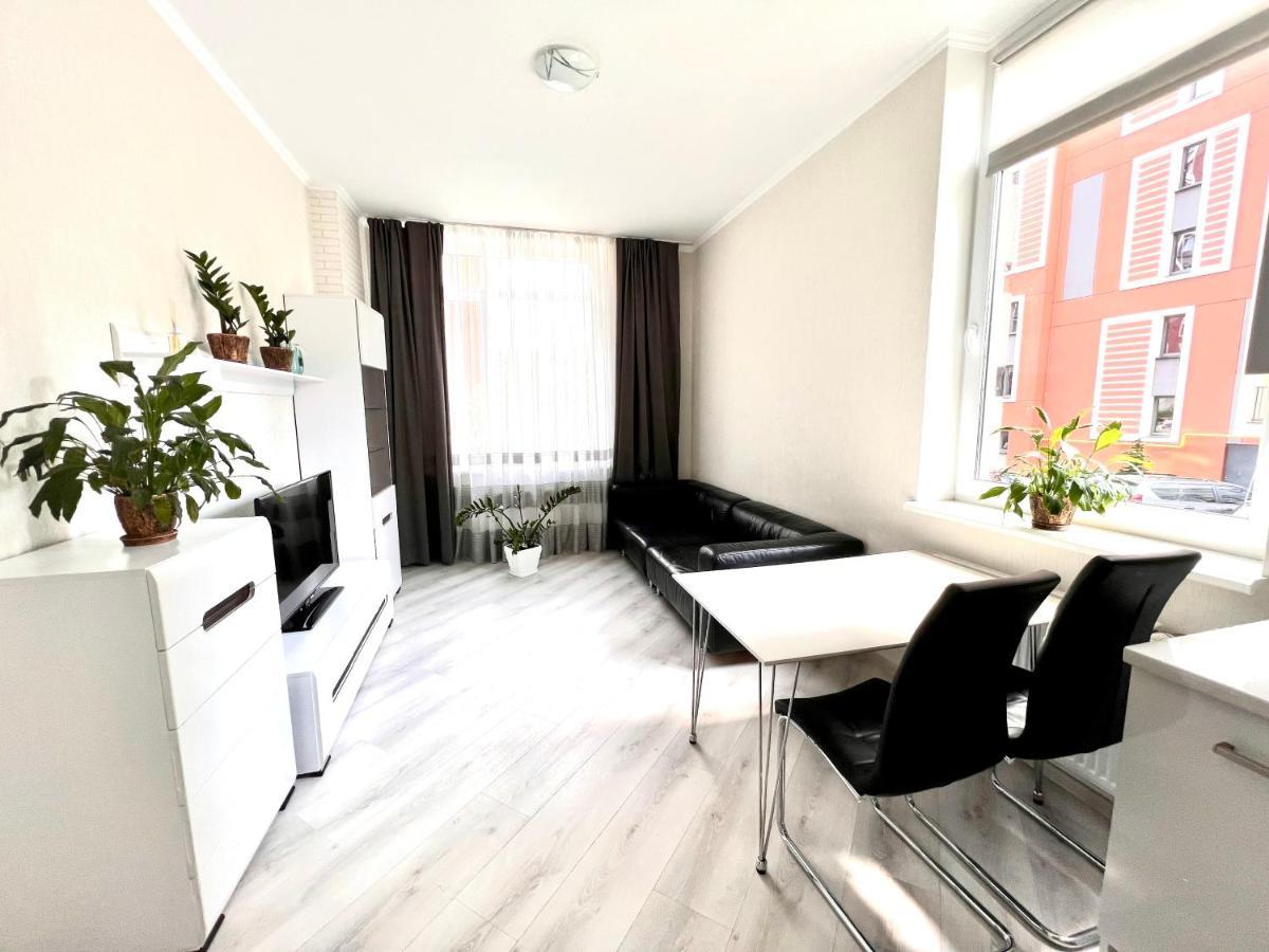 Osapart Cozy Apartment In A Complex Semycvit 리비프 외부 사진