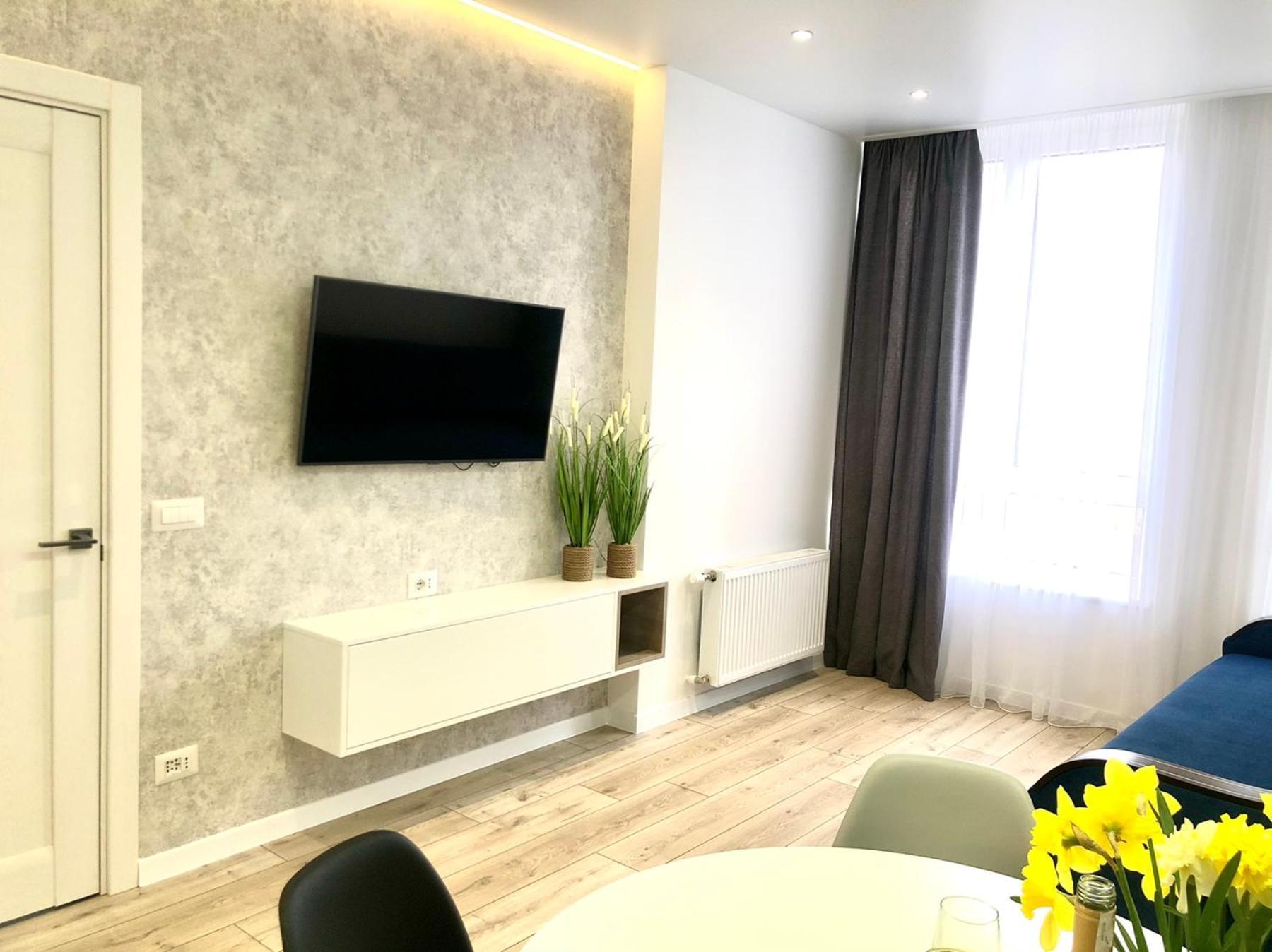 Osapart Cozy Apartment In A Complex Semycvit 리비프 외부 사진